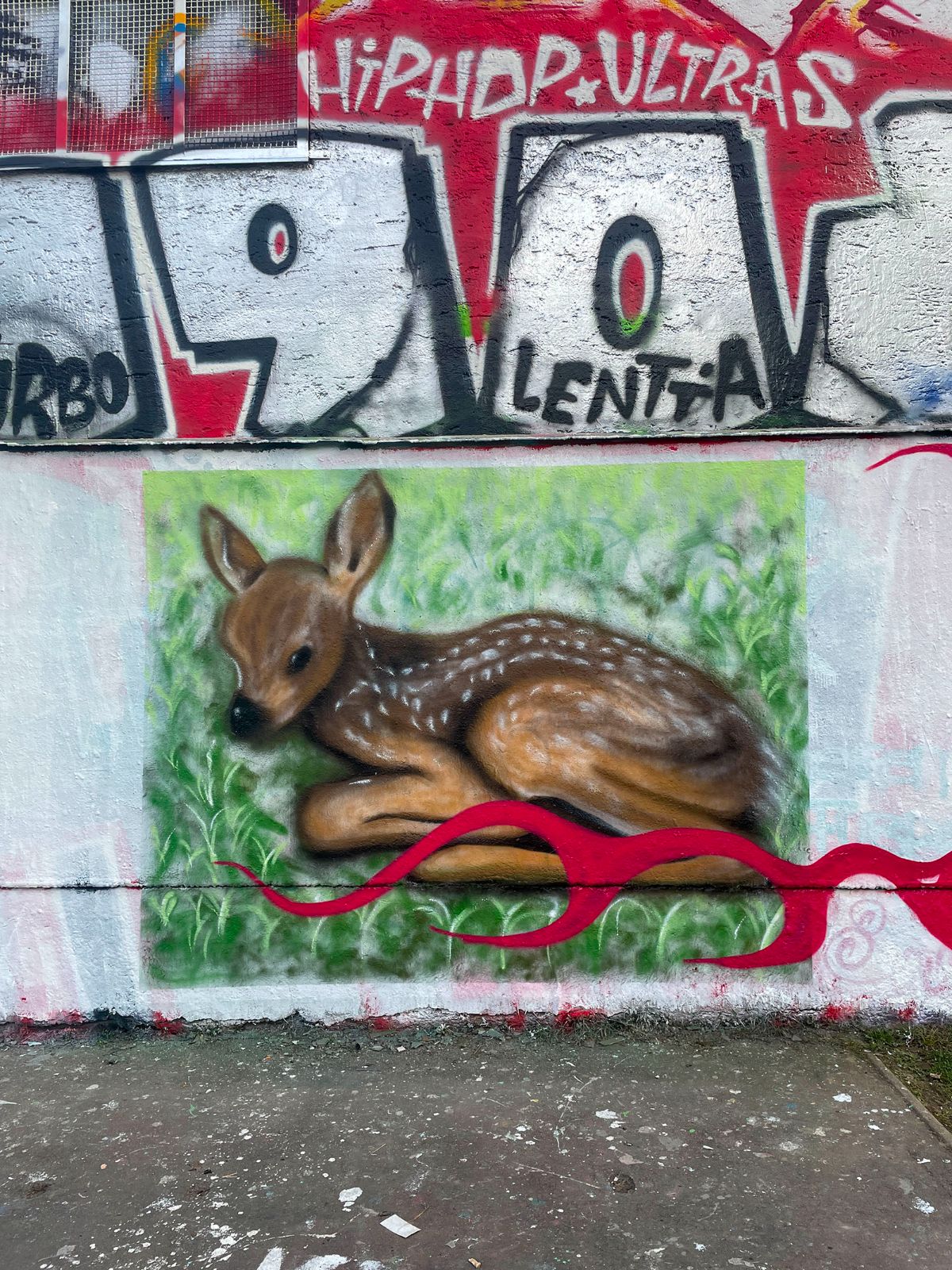 {{ deer_alt }}